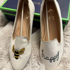 NWT Wonder Nation Cream Flats with Bee and Script Embroidery